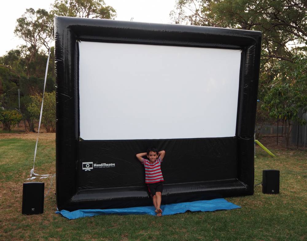 inflatable_screen_max.jpg